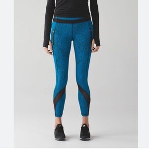 Lululemon Inspire Tight II Size 8 Power Luxtreme Spray Jacquard Shocking Blue